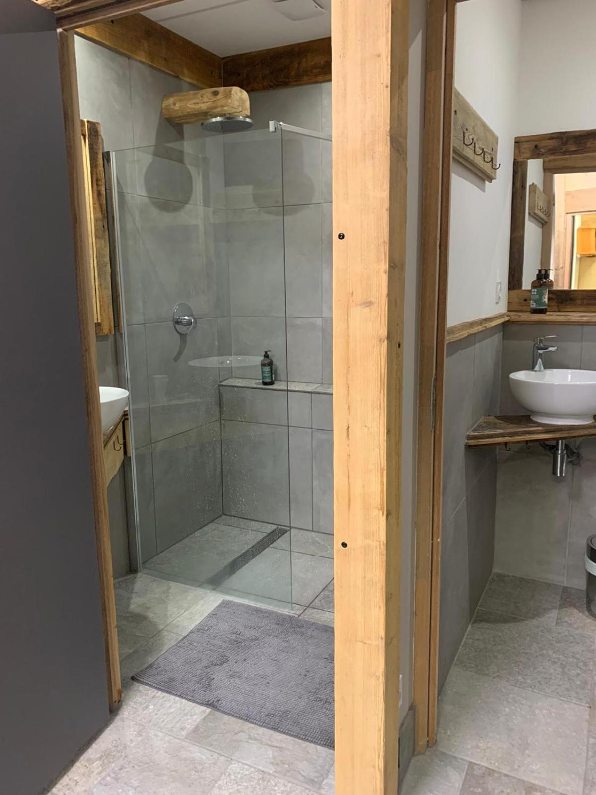 Chalet Hotel La Tuviere Bike Inn سان-جان-دي-موريين المظهر الخارجي الصورة