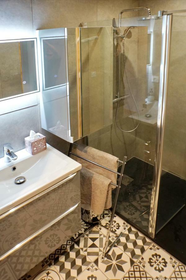 Chalet Hotel La Tuviere Bike Inn سان-جان-دي-موريين المظهر الخارجي الصورة
